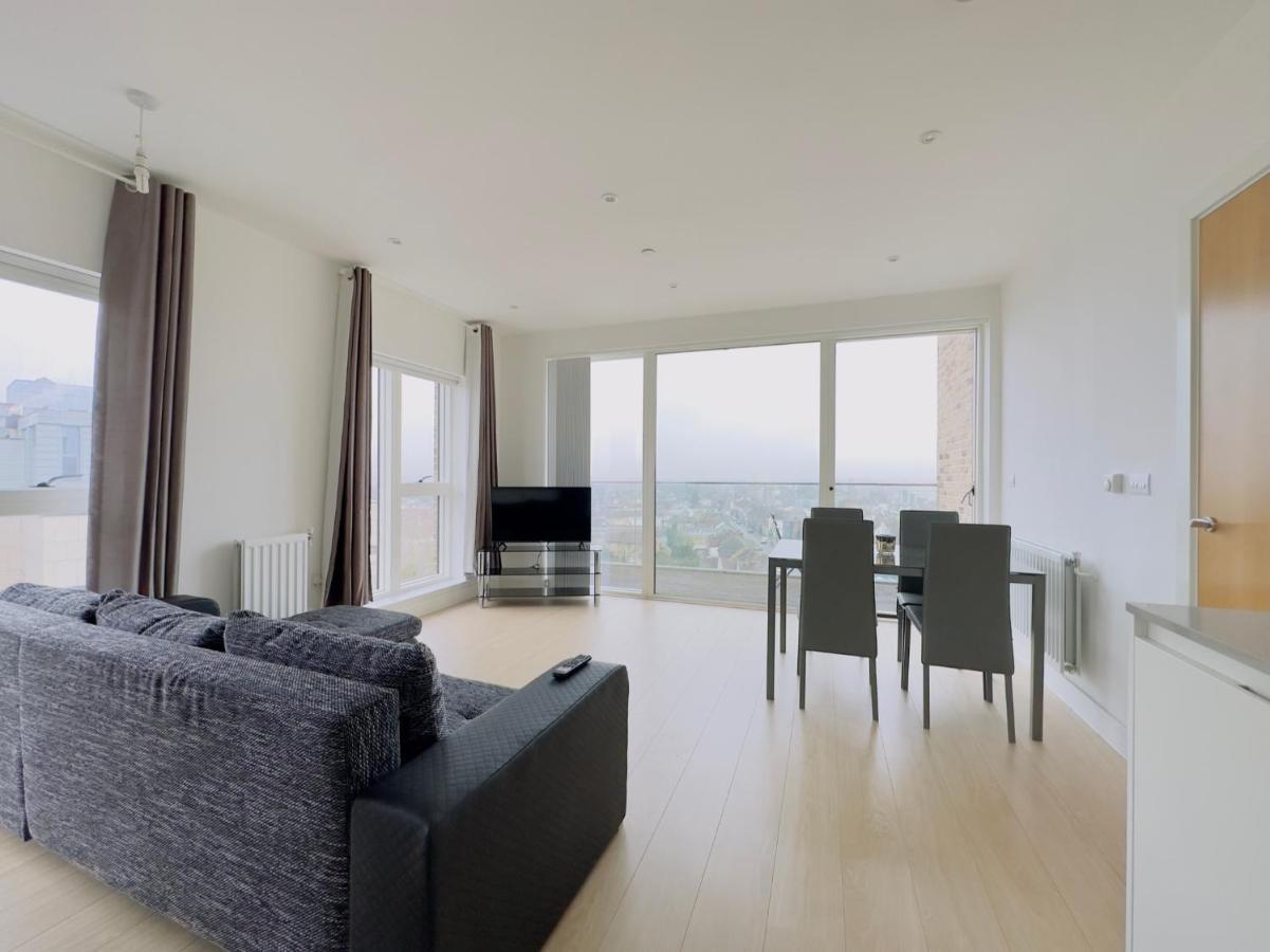 Luxurious Comfy Penthouse - Steps To East Croydon Train Station - Views 아파트 외부 사진