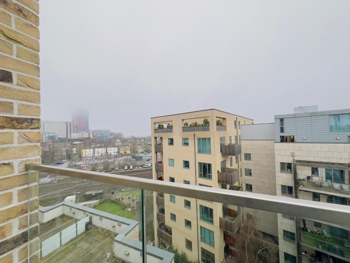 Luxurious Comfy Penthouse - Steps To East Croydon Train Station - Views 아파트 외부 사진