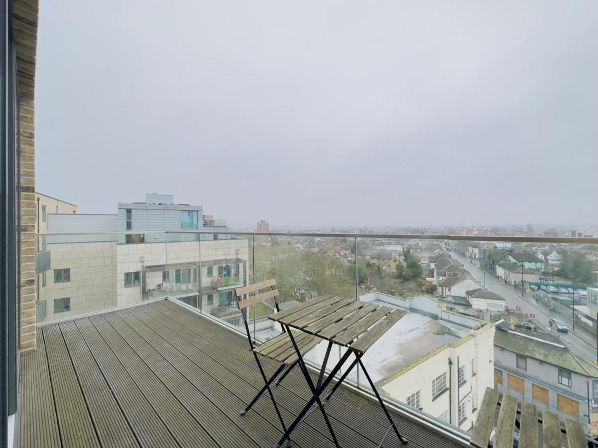 Luxurious Comfy Penthouse - Steps To East Croydon Train Station - Views 아파트 외부 사진