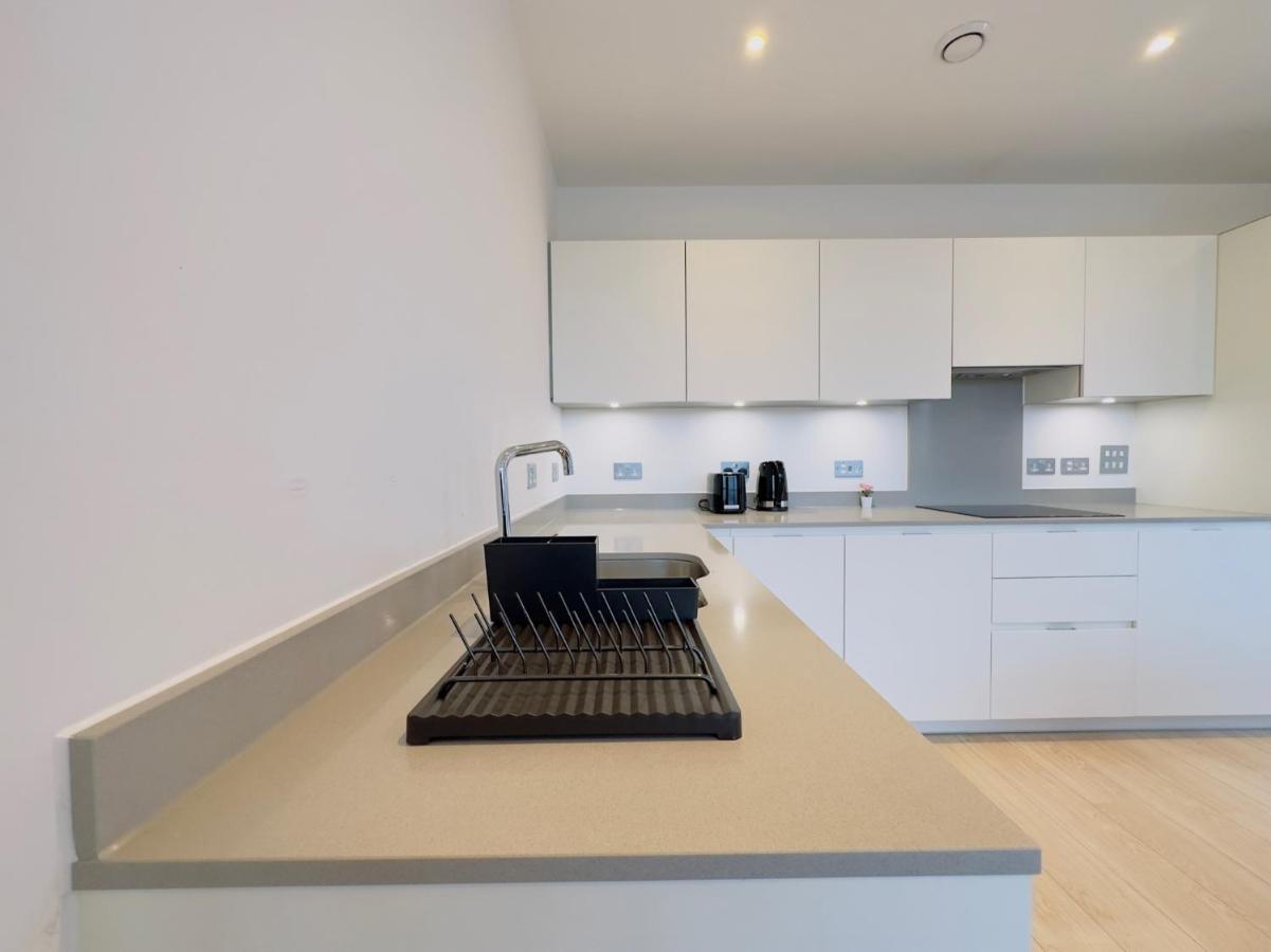 Luxurious Comfy Penthouse - Steps To East Croydon Train Station - Views 아파트 외부 사진